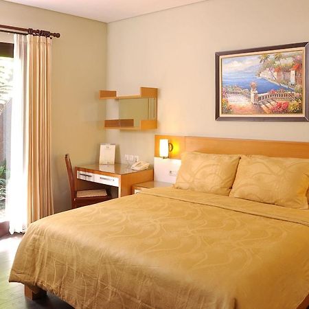Cozy Boutique Guest House Malang Exterior foto