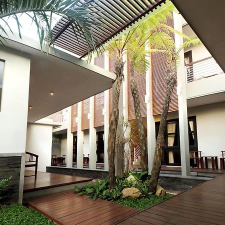 Cozy Boutique Guest House Malang Exterior foto