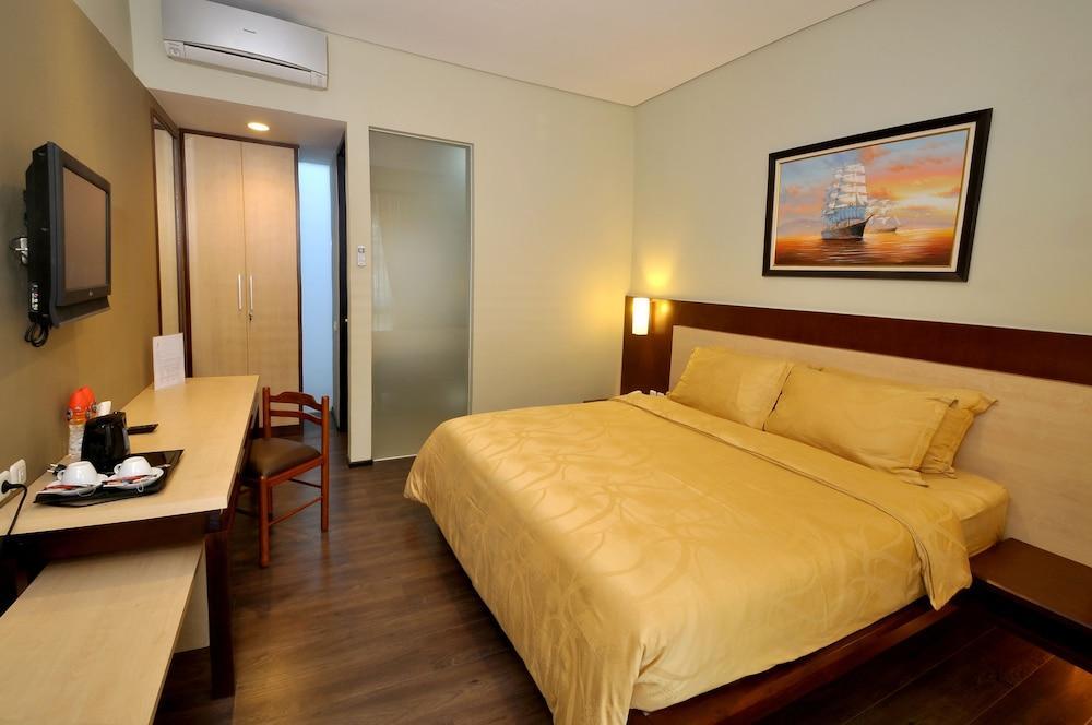 Cozy Boutique Guest House Malang Exterior foto