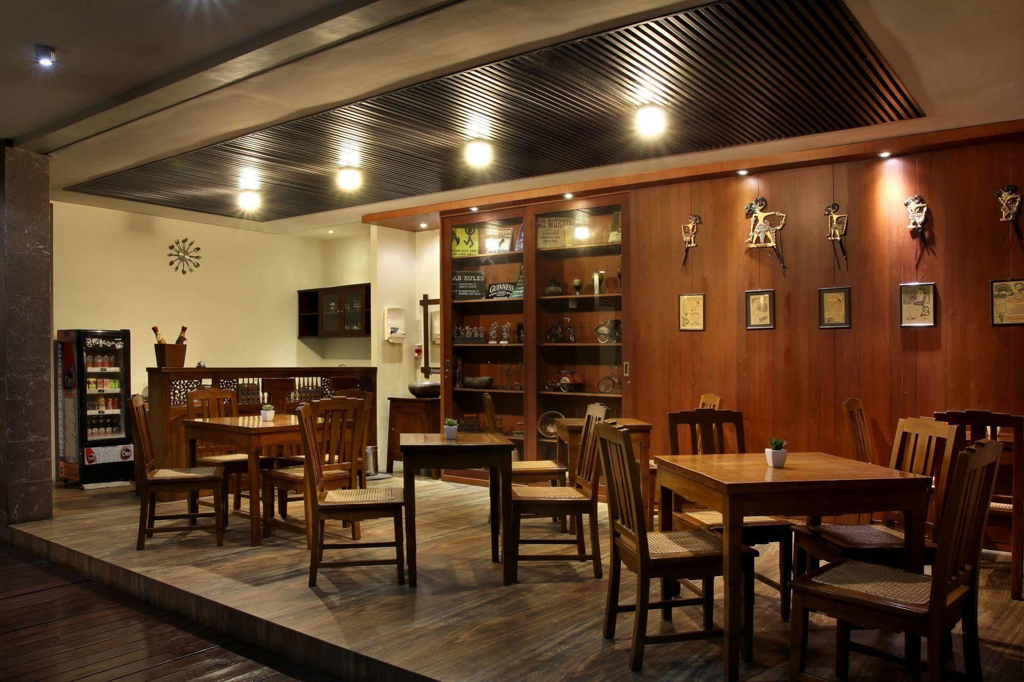 Cozy Boutique Guest House Malang Exterior foto